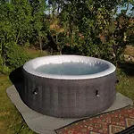 Na Wsi - Sauna I Jacuzzi Dabrowka (Wolomin)