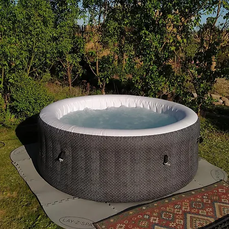 Na Wsi - Sauna I Jacuzzi Dabrowka (Wolomin)